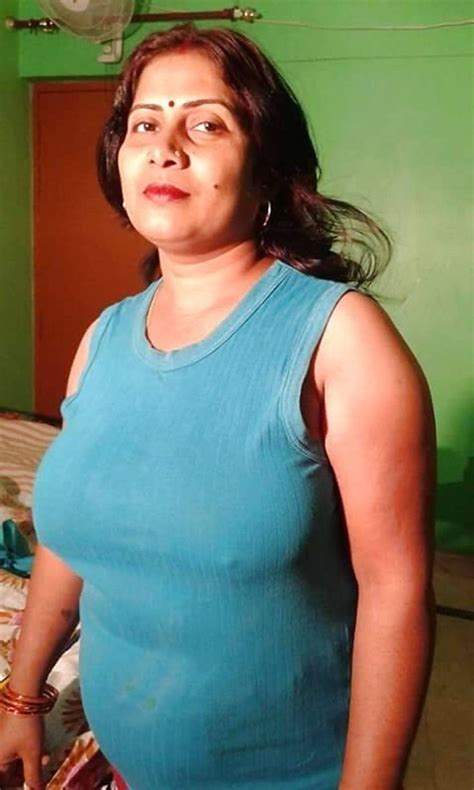 big boobs nude indian aunty|Indian aunty big boobs nude Search